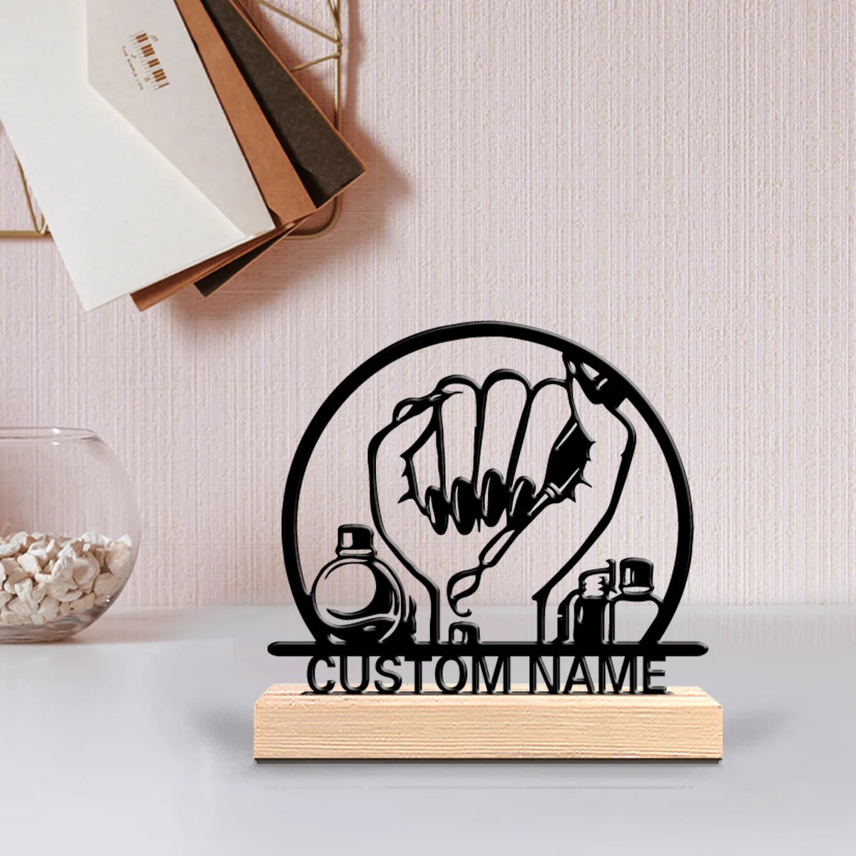 Nageldesignerin Metallfigur 2D