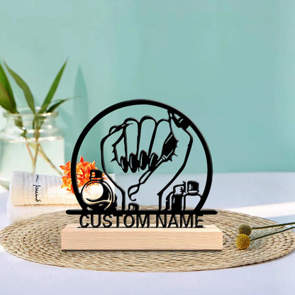 Nageldesignerin Metallfigur 2D