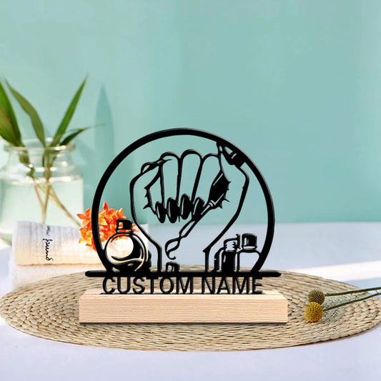 Nageldesignerin Metallfigur 2D